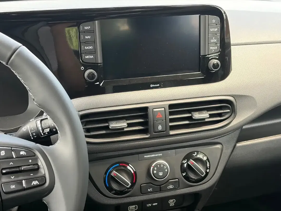 Hyundai i10 - Thumbnail 13