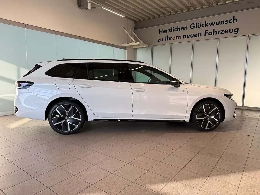 Volkswagen Passat - Thumbnail 6