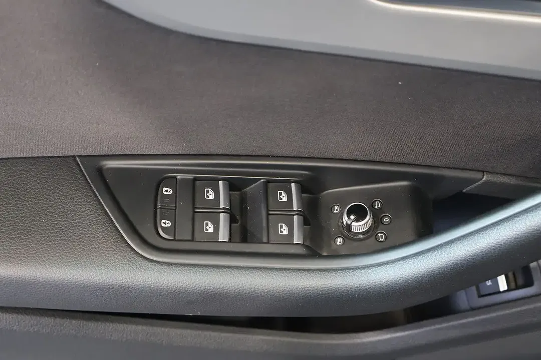 Audi A4 - Thumbnail 11