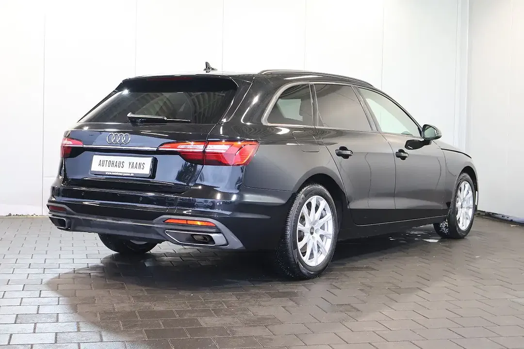 Audi A4 - Thumbnail 4