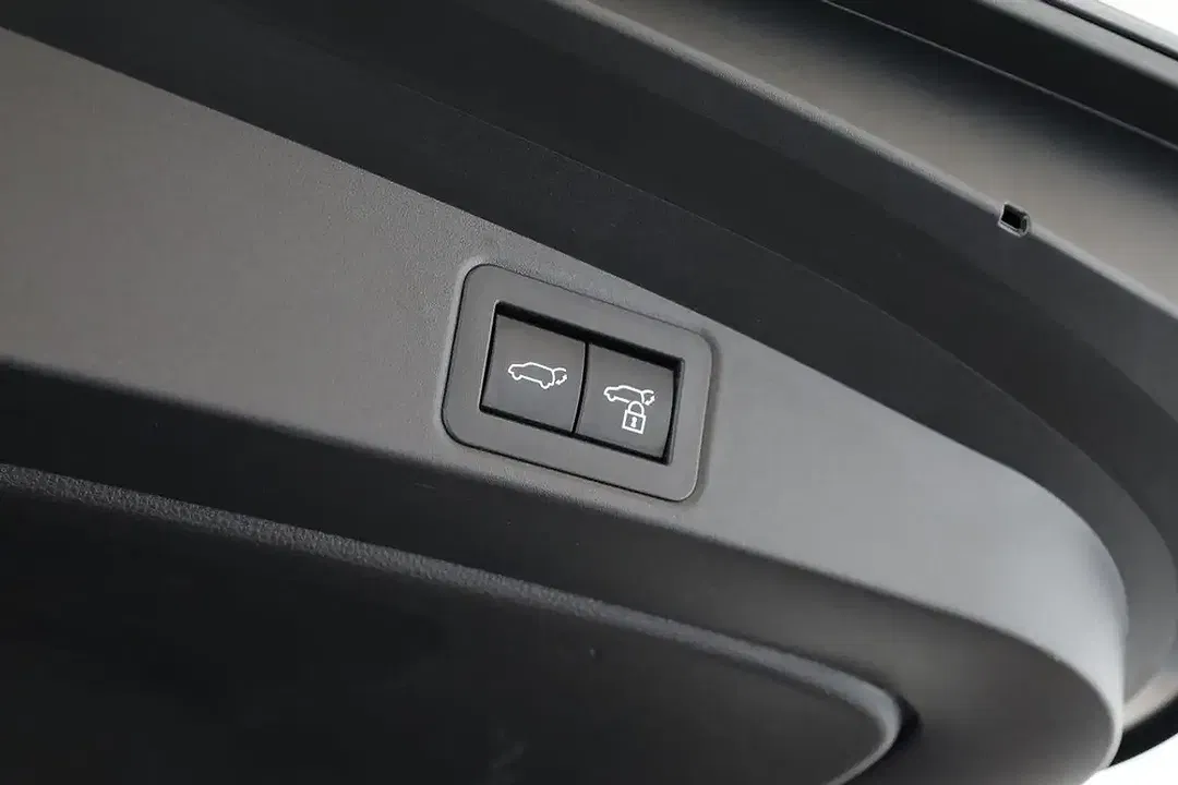 Toyota Corolla - Thumbnail 11