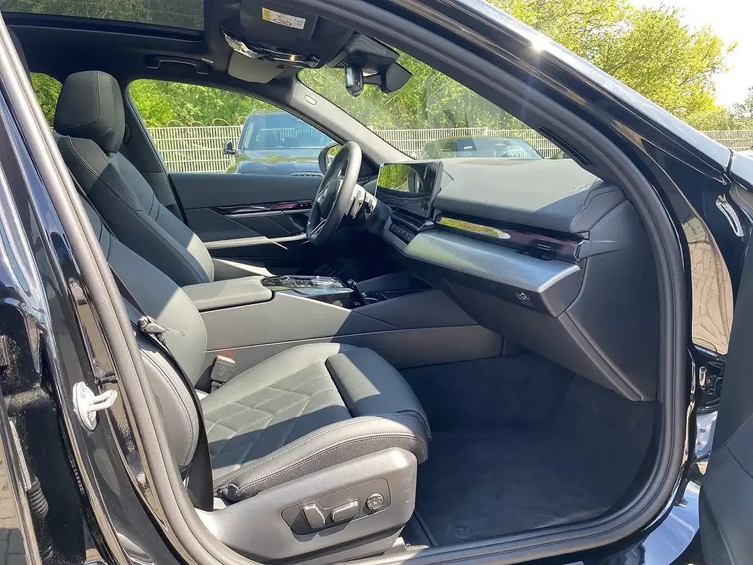 BMW 550 - Thumbnail 11