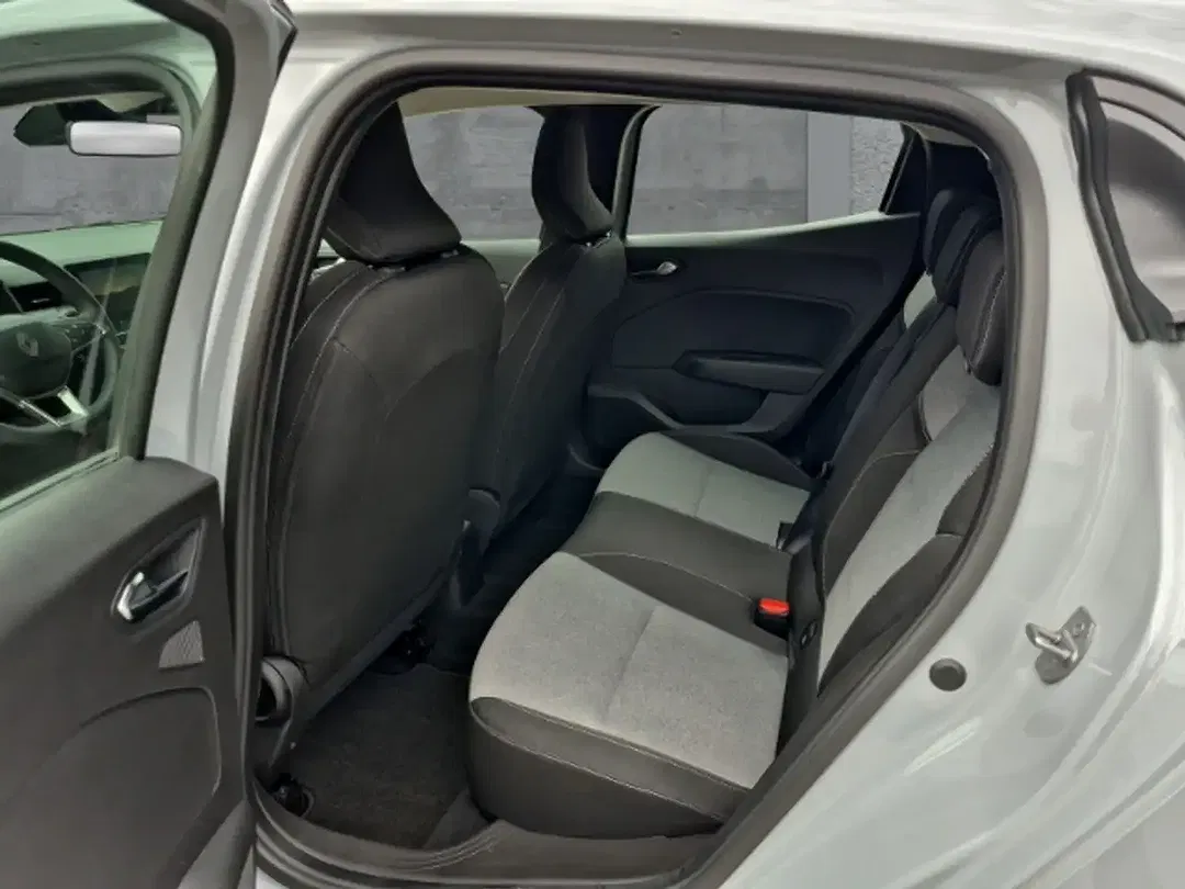 Renault Clio - Thumbnail 8