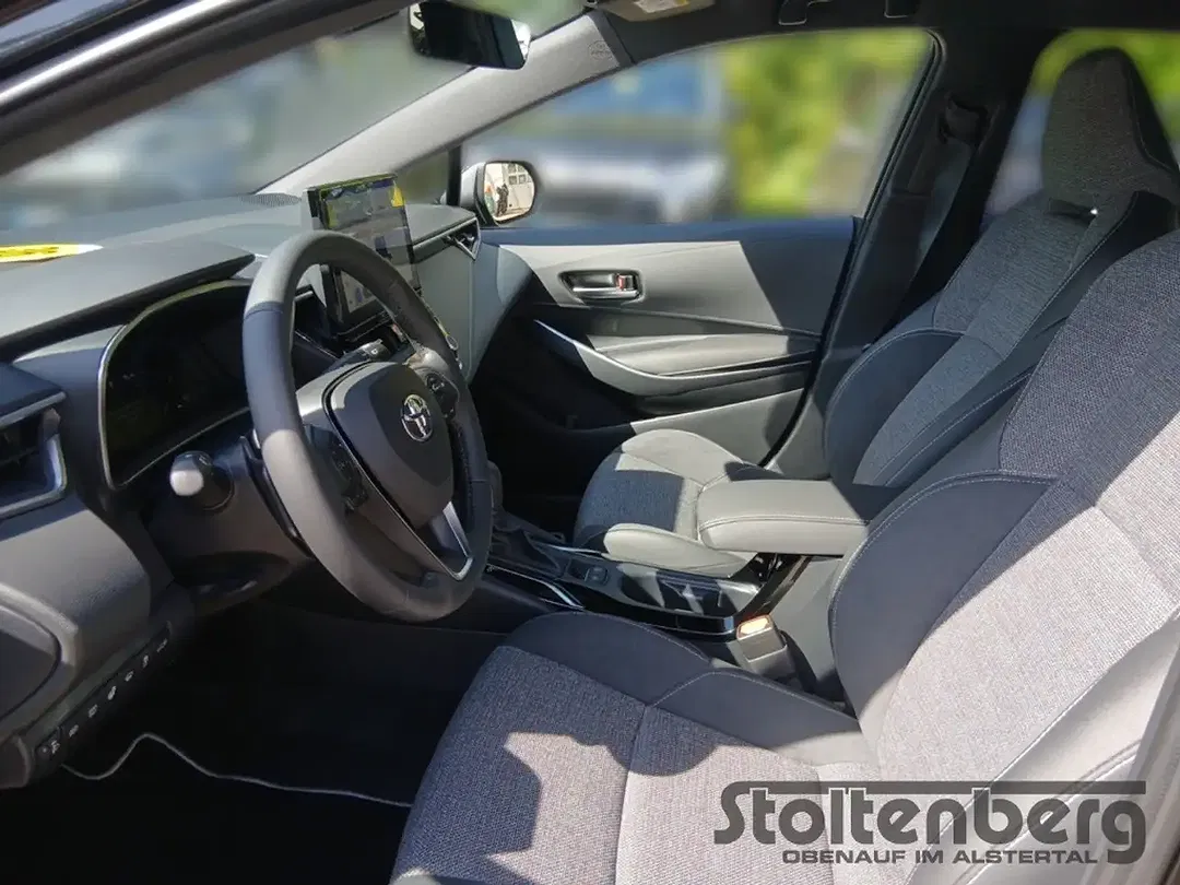 Toyota Corolla - Thumbnail 11