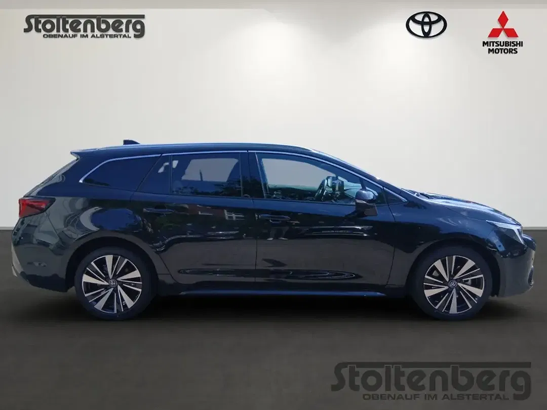 Toyota Corolla - Thumbnail 4