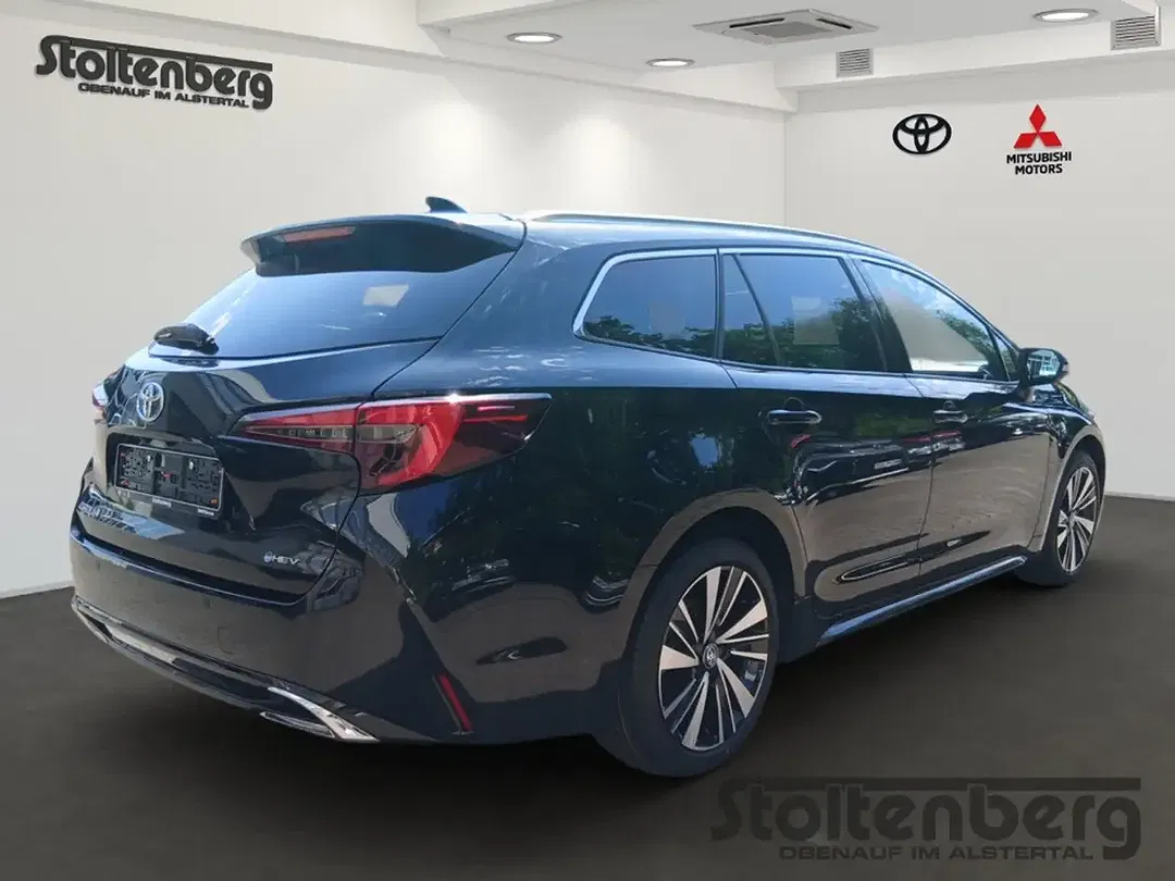 Toyota Corolla - Thumbnail 5