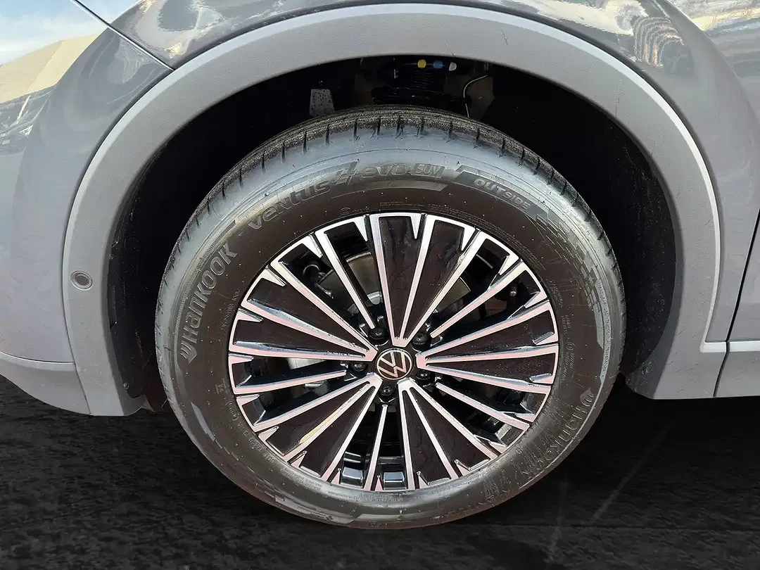 Volkswagen Tiguan - Thumbnail 5