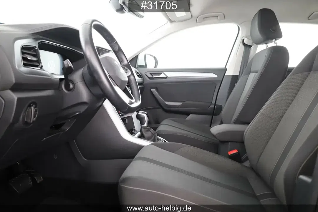 Volkswagen T-Roc - Thumbnail 11