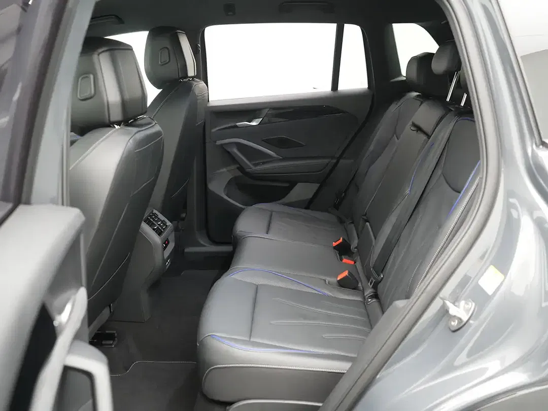 Volkswagen Tiguan - Thumbnail 14