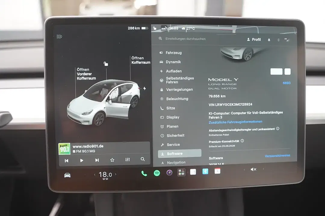 Tesla Model Y - Thumbnail 11
