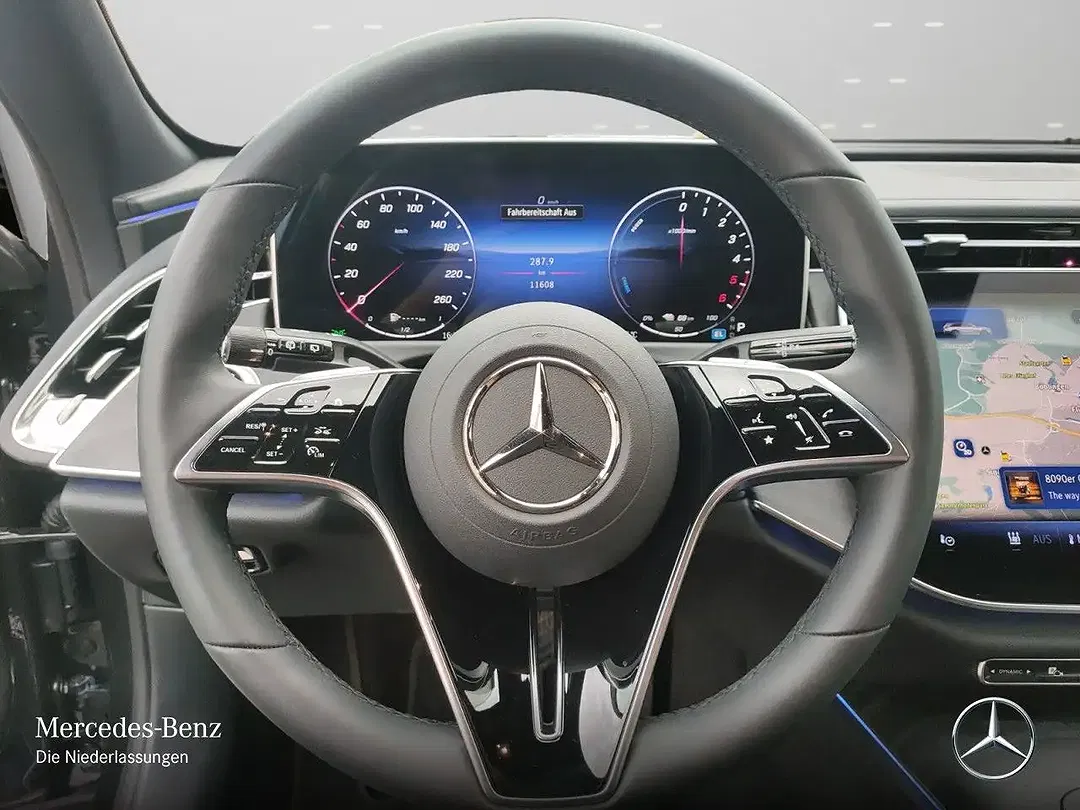 Mercedes-Benz E 300 - Thumbnail 13