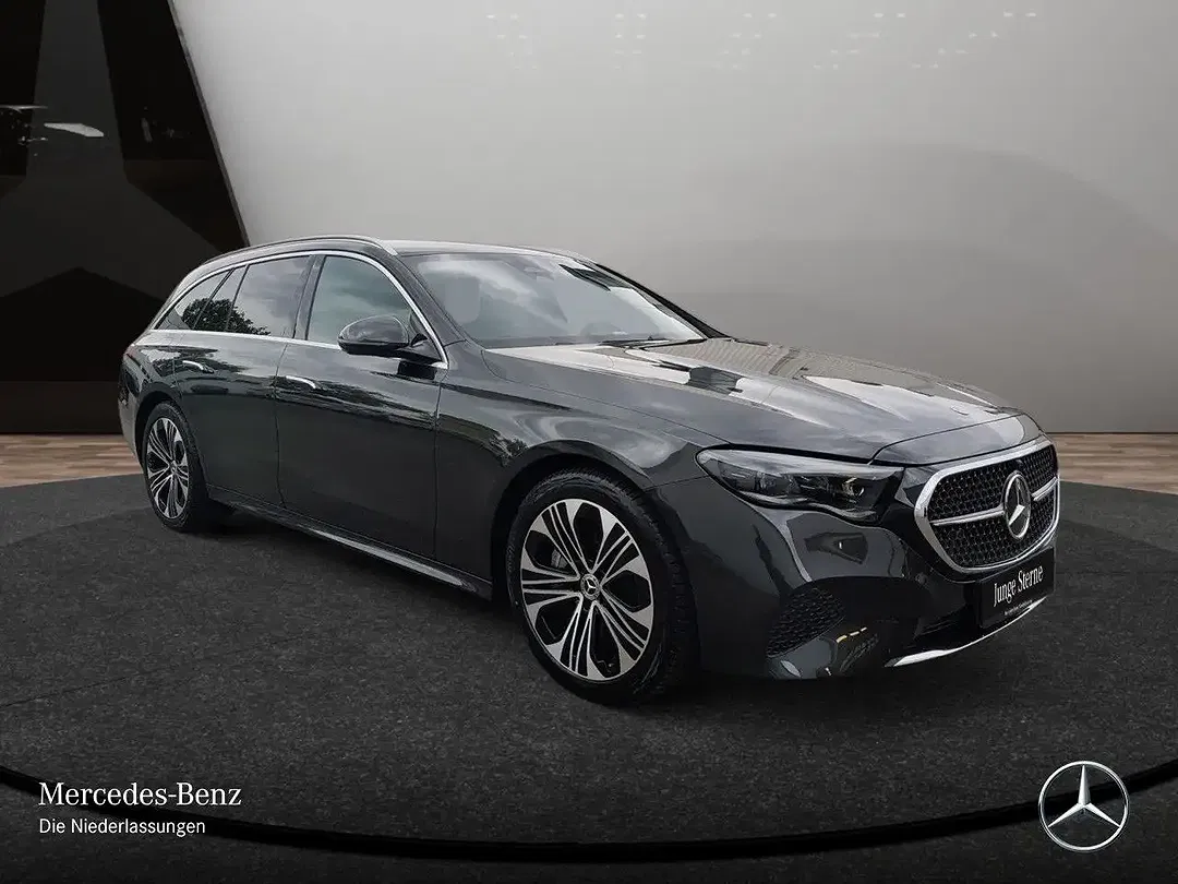 Mercedes-Benz E 300 - Thumbnail 4