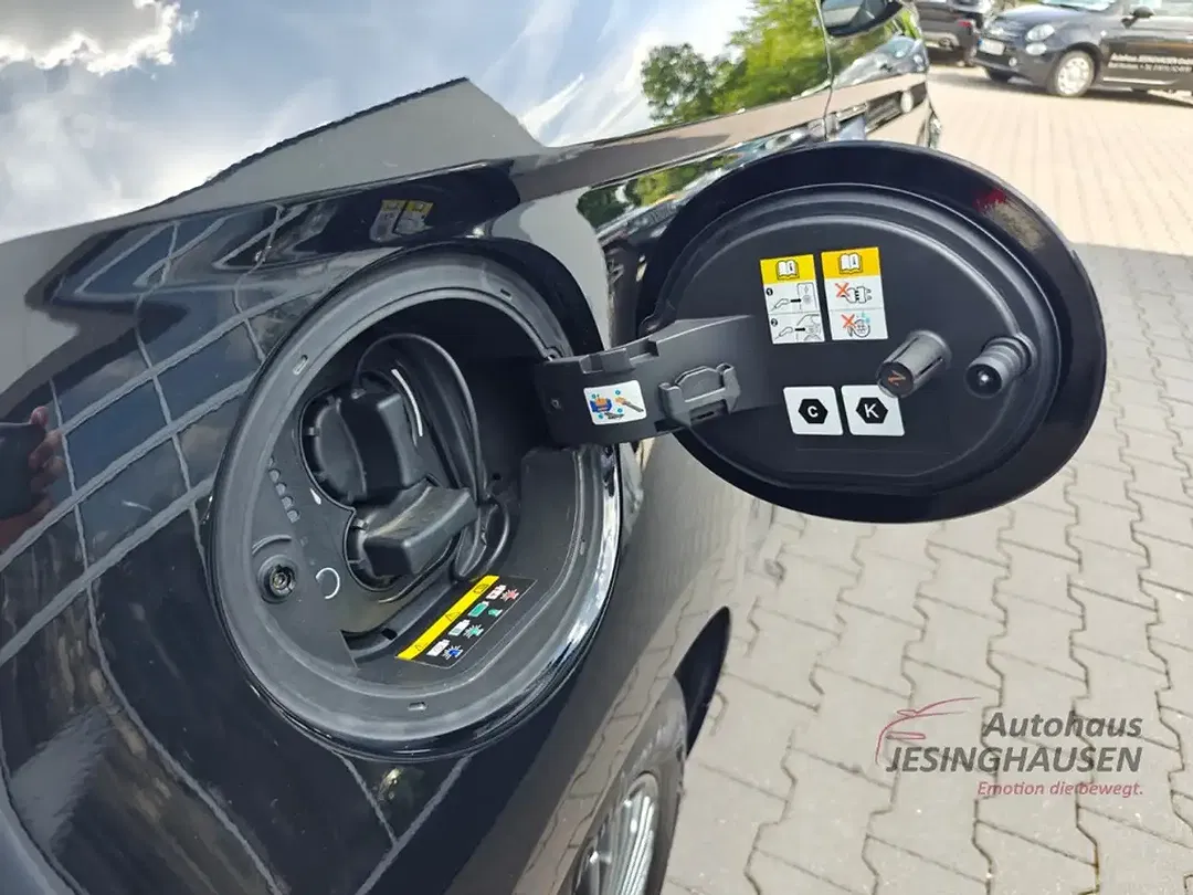 Fiat 500e - Thumbnail 6