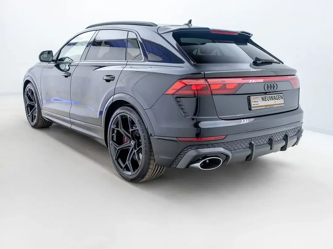 Audi RS Q8 - Thumbnail 3