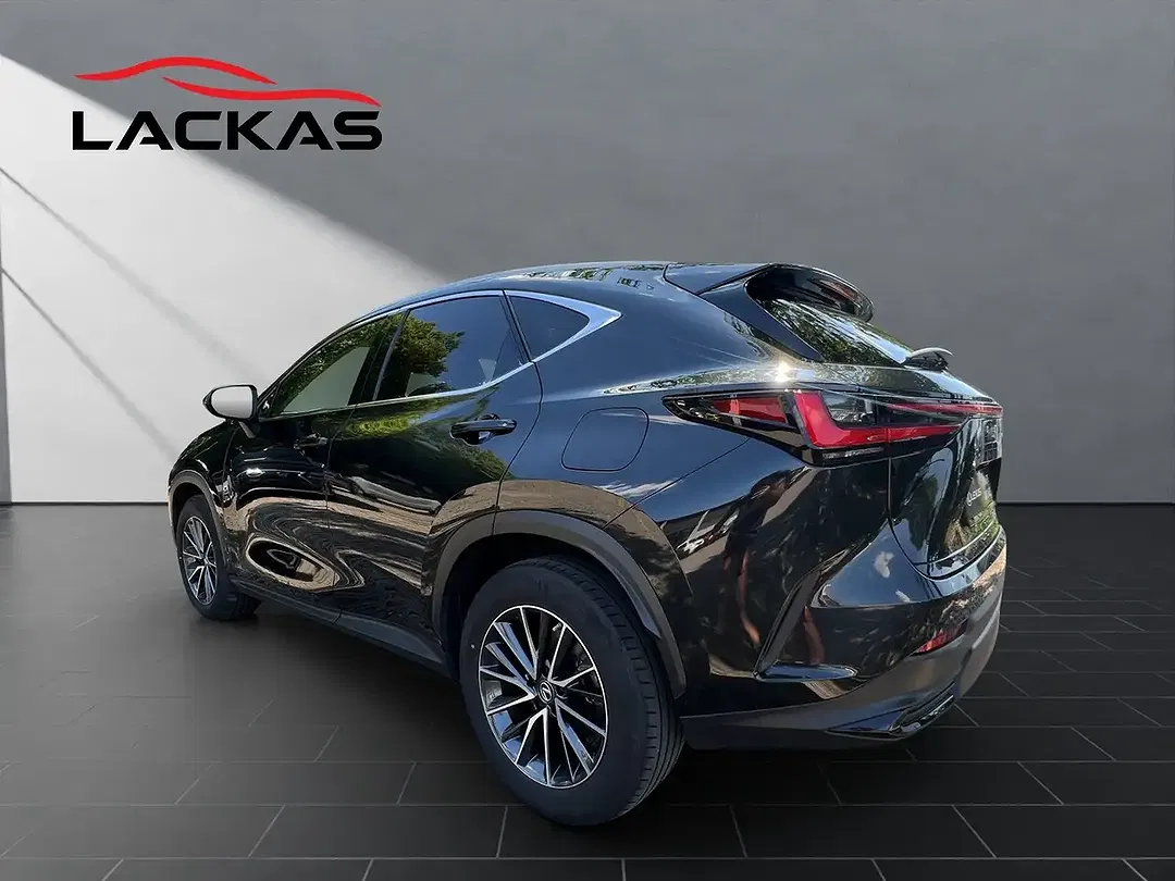 Lexus NX 450h+ - Thumbnail 3