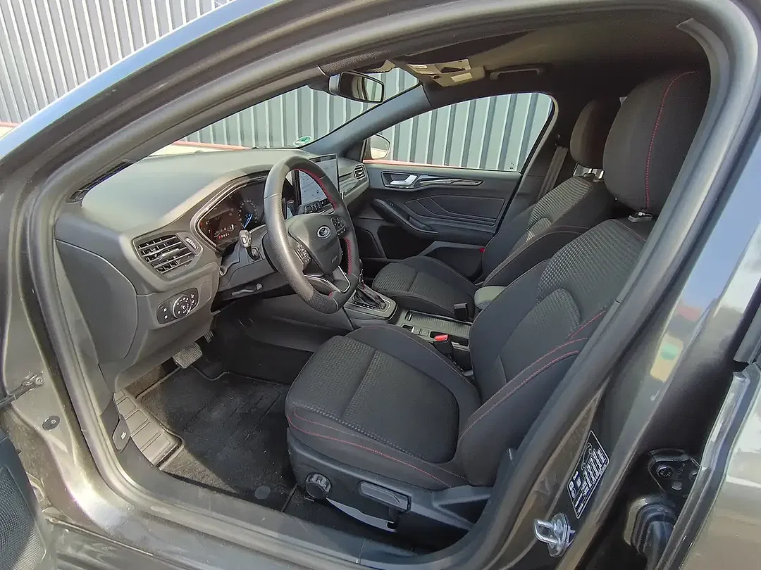 Ford Focus - Thumbnail 5
