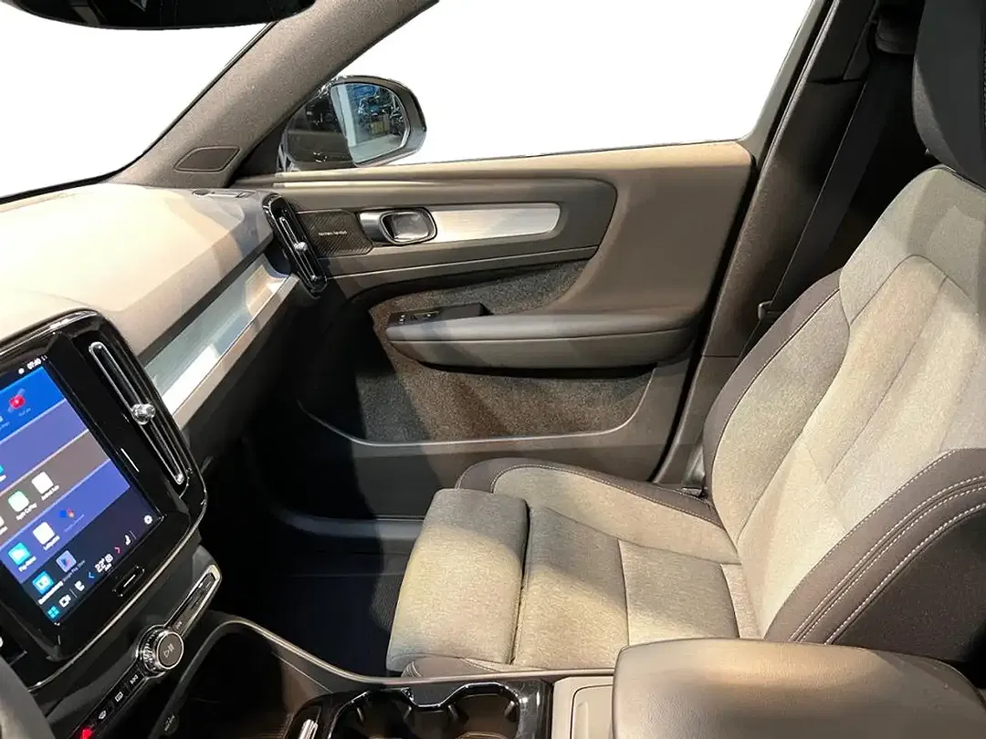 Volvo XC40 - Thumbnail 4
