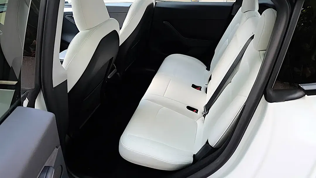Tesla Model Y - Thumbnail 15