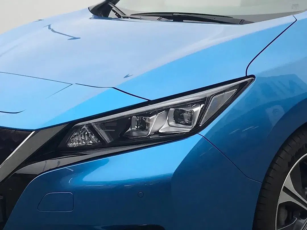 Nissan Leaf - Thumbnail 3