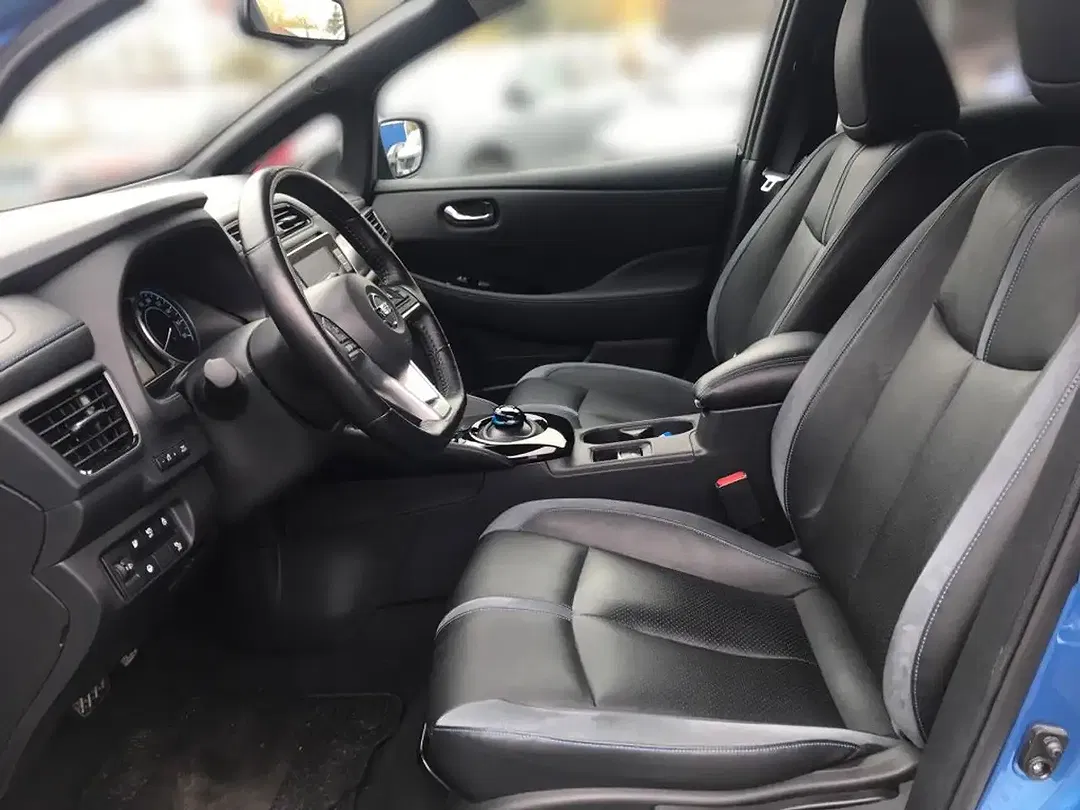 Nissan Leaf - Thumbnail 7