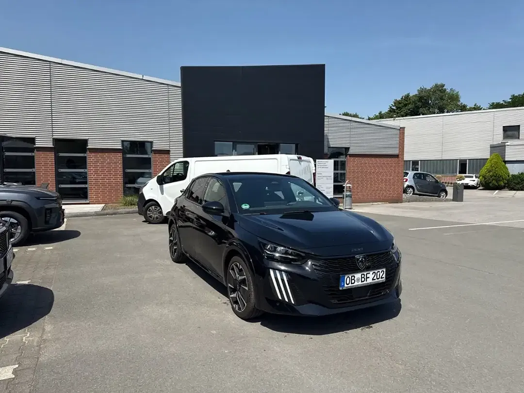 Peugeot 208 - Thumbnail 3