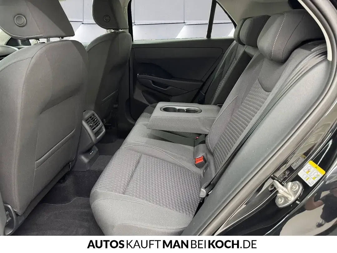 Volkswagen T-Roc - Thumbnail 6
