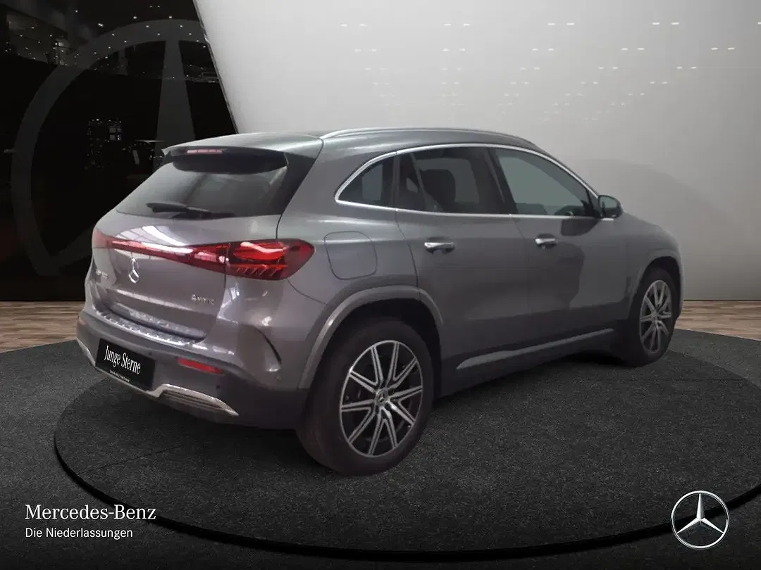 Mercedes-Benz EQA 300 - Thumbnail 7