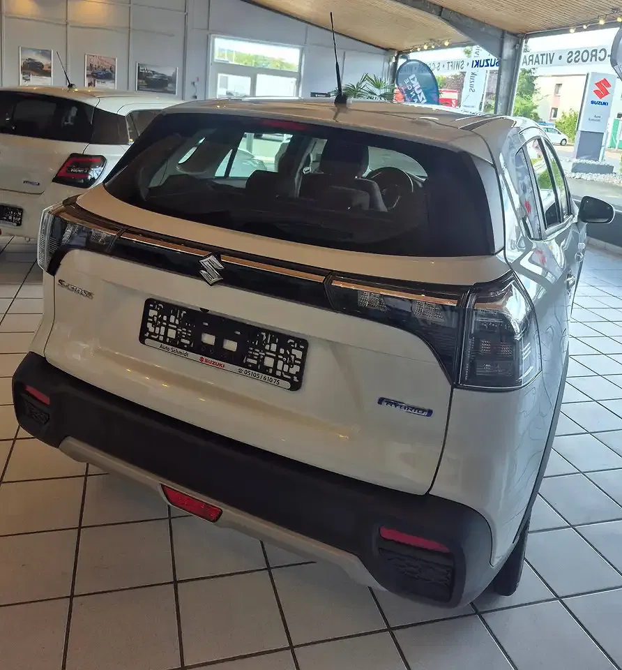 Suzuki SX4 S-Cross - Thumbnail 6