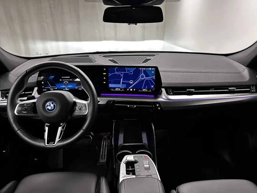 BMW iX2 - Thumbnail 5