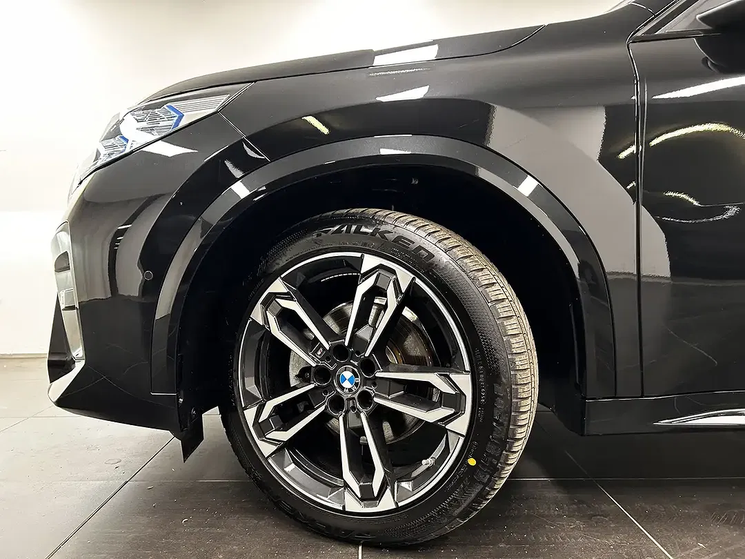 BMW iX2 - Thumbnail 8