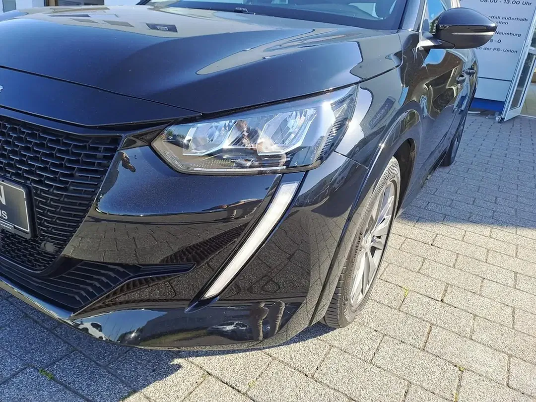 Peugeot e-208 - Thumbnail 6