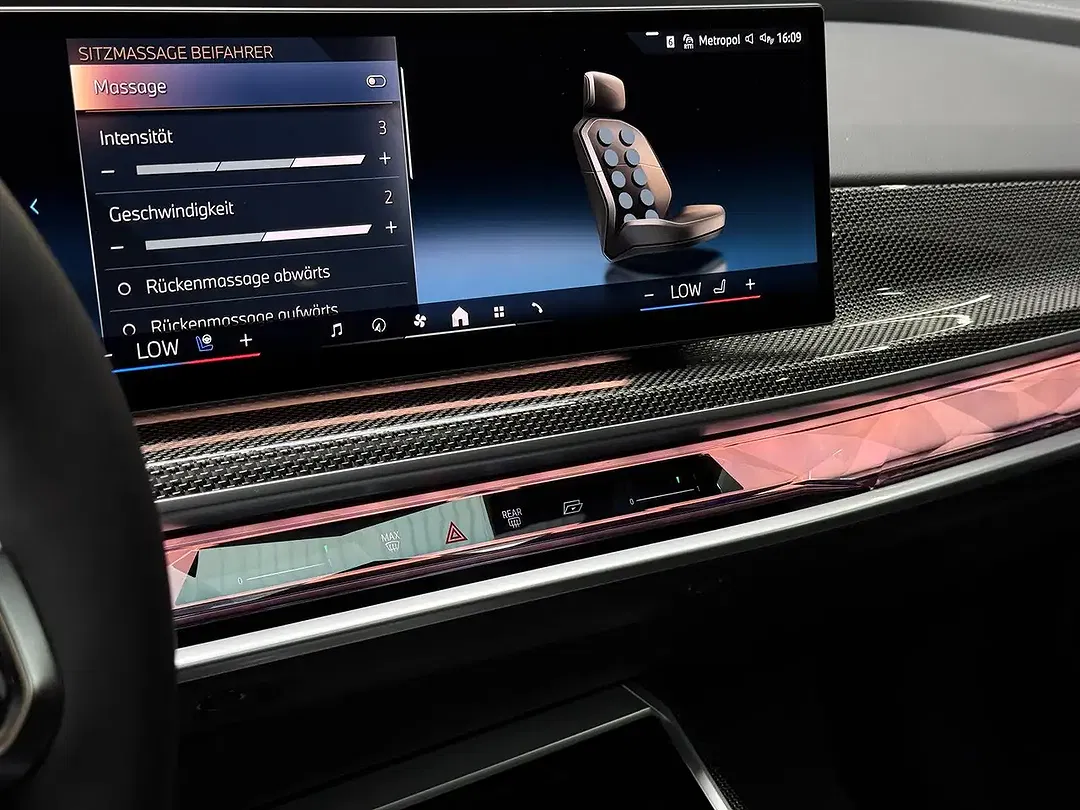 BMW 750 - Thumbnail 13
