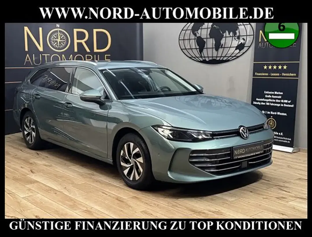 Volkswagen Passat - Thumbnail 1