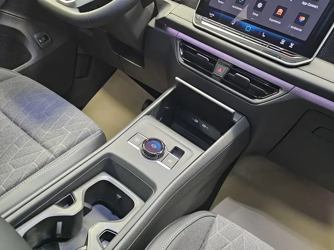 Volkswagen Tiguan - Thumbnail 11