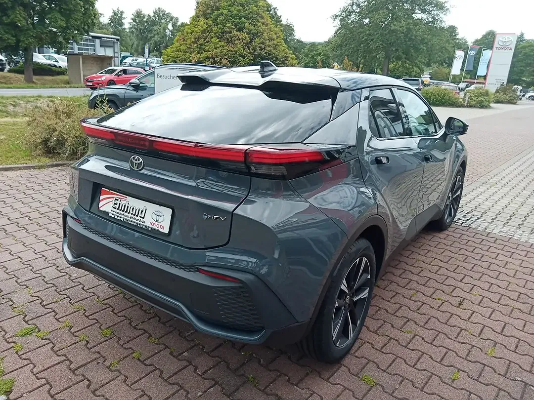 Toyota C-HR - Thumbnail 4