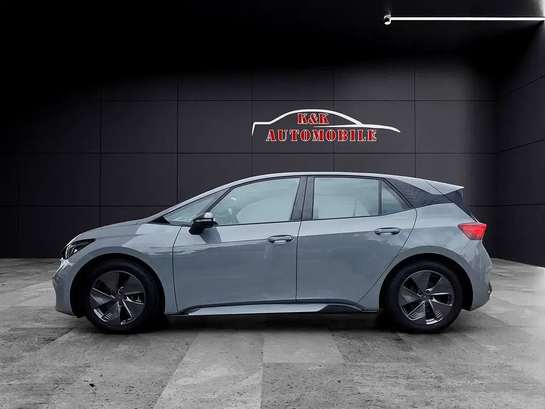 CUPRA Born - Thumbnail 2