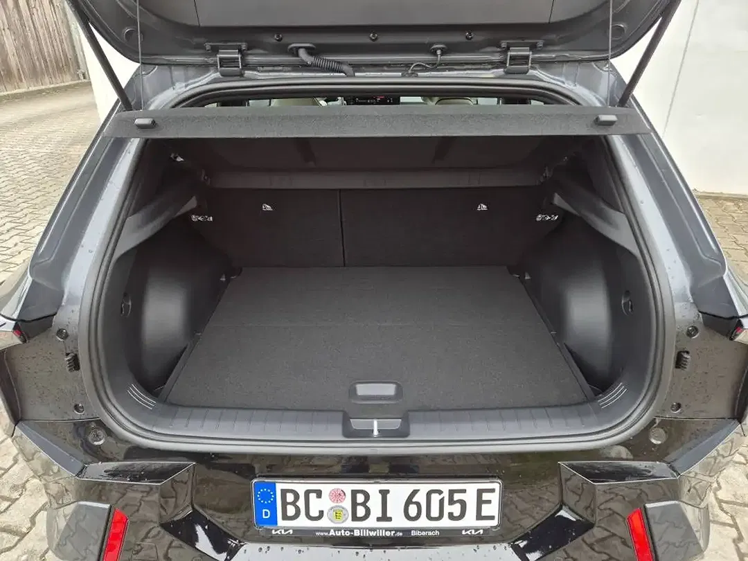 Kia EV4 - Thumbnail 11