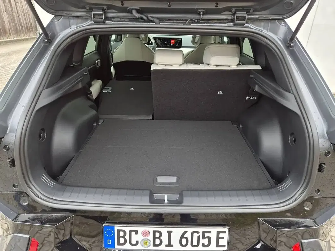 Kia EV4 - Thumbnail 12