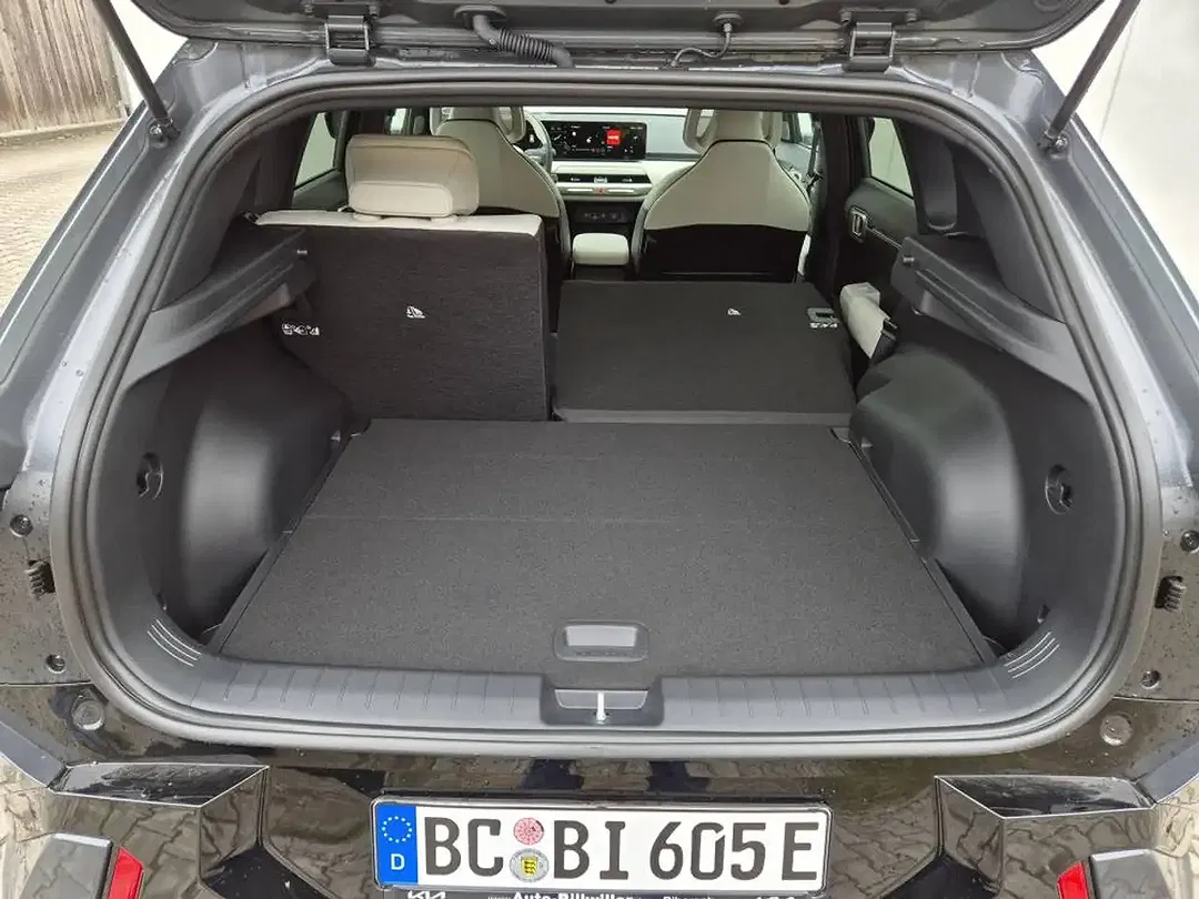 Kia EV4 - Thumbnail 13