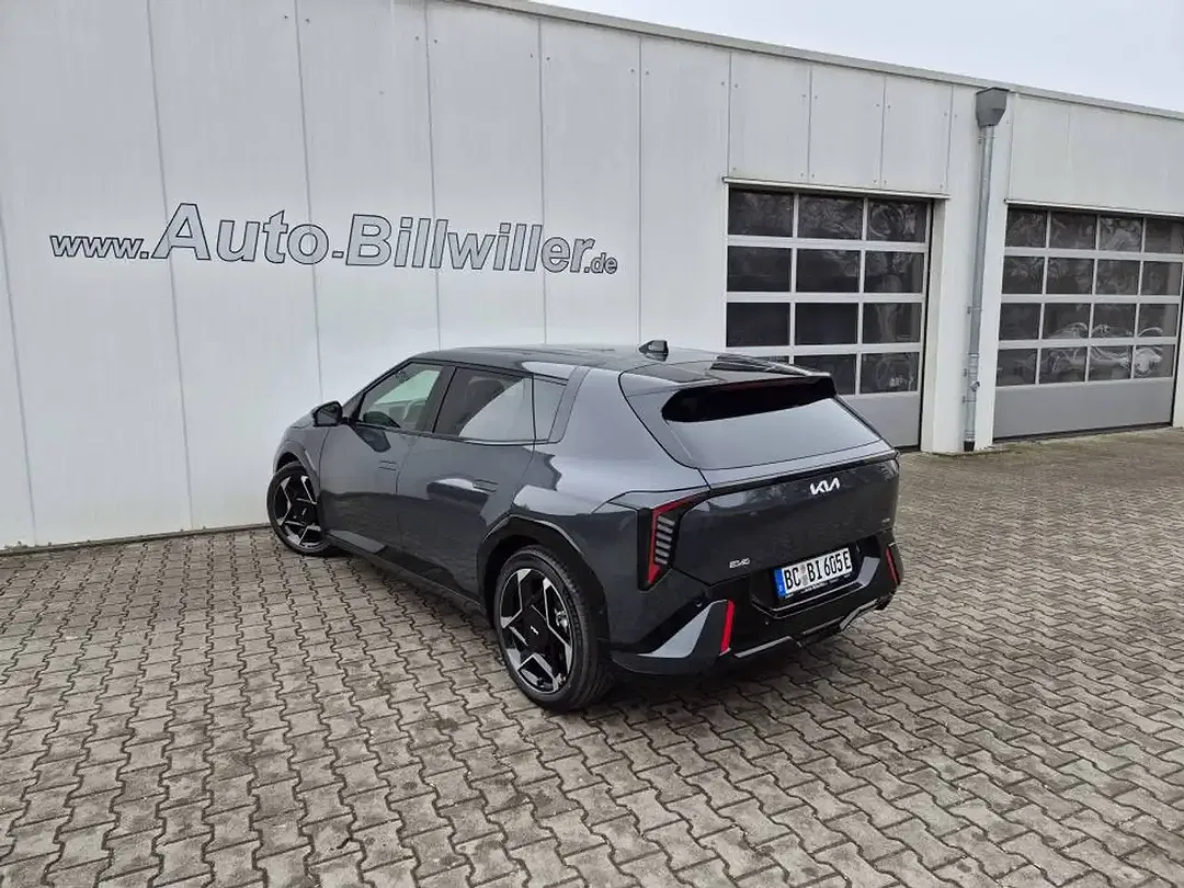 Kia EV4 - Thumbnail 4