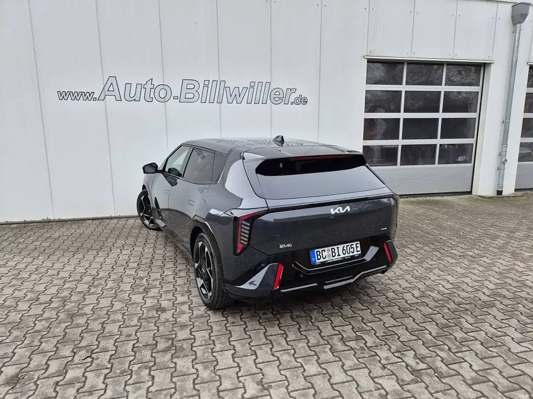 Kia EV4 - Thumbnail 6