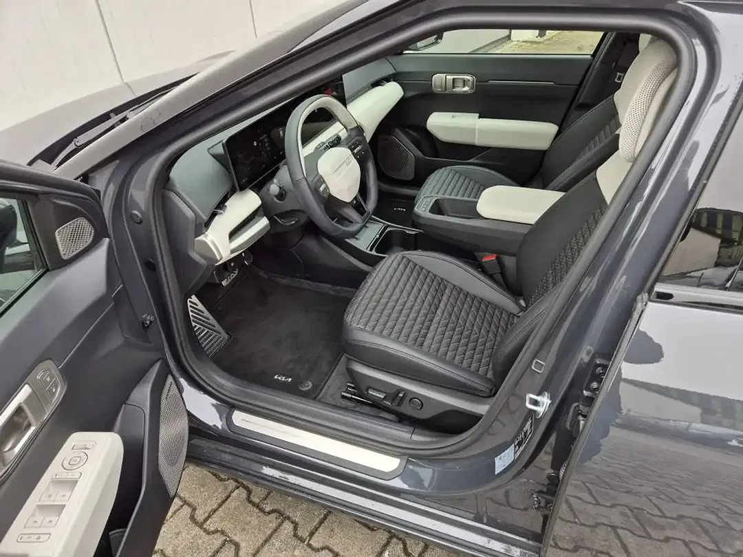 Kia EV4 - Thumbnail 7