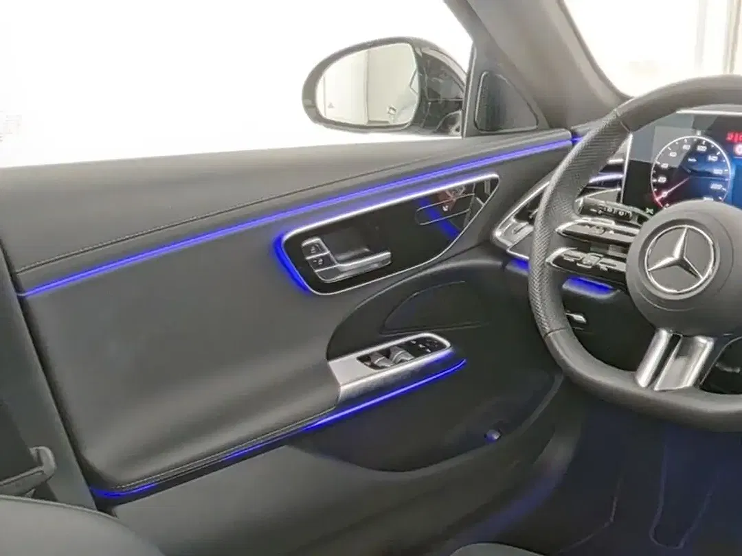 Mercedes-Benz E 200 - Thumbnail 8