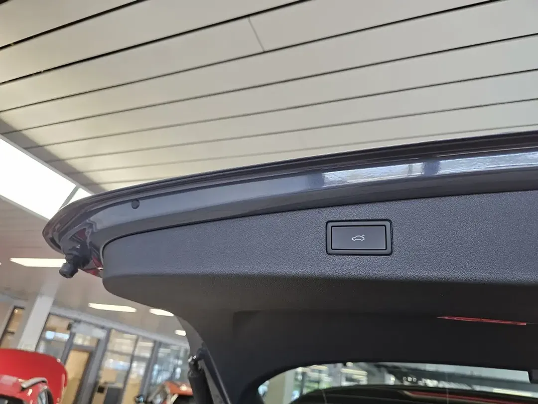 Volkswagen Tiguan - Thumbnail 5