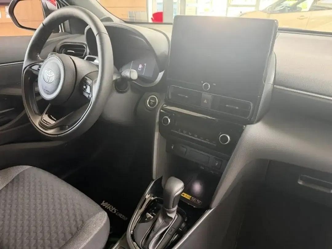 Toyota Yaris Cross - Thumbnail 6