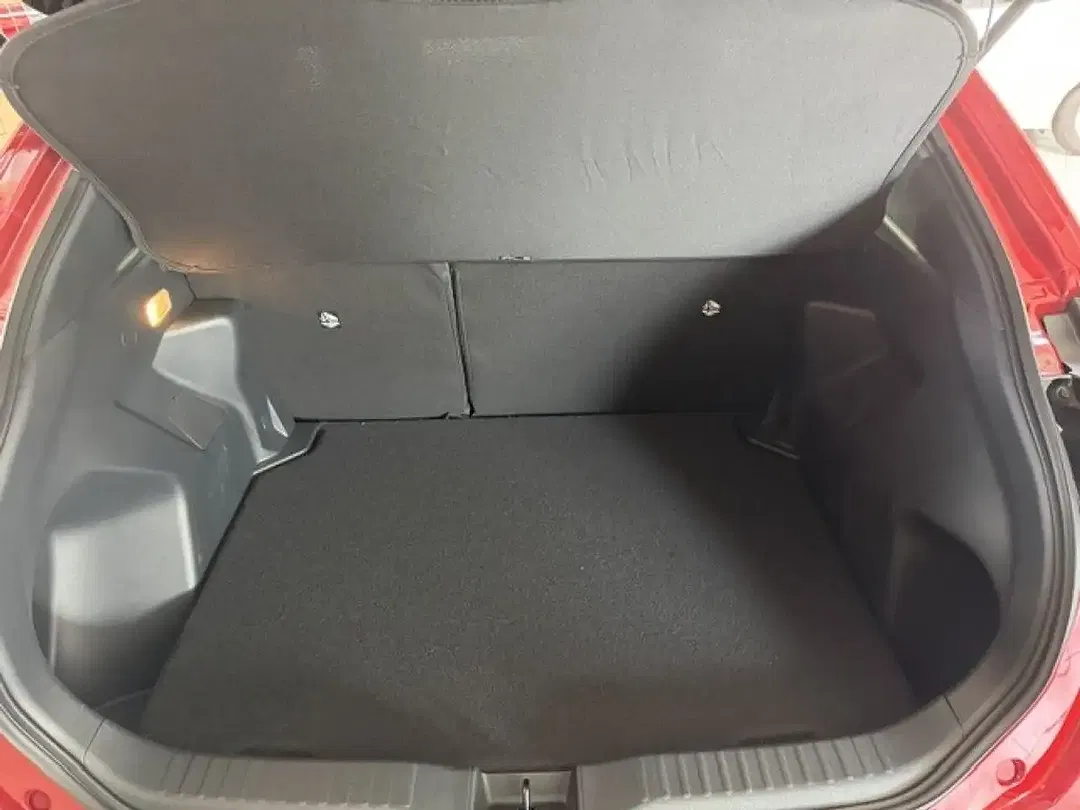 Toyota Yaris Cross - Thumbnail 8