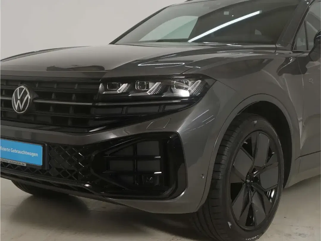 Volkswagen Touareg - Thumbnail 3