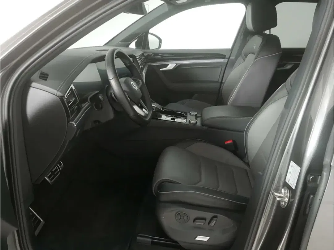 Volkswagen Touareg - Thumbnail 7