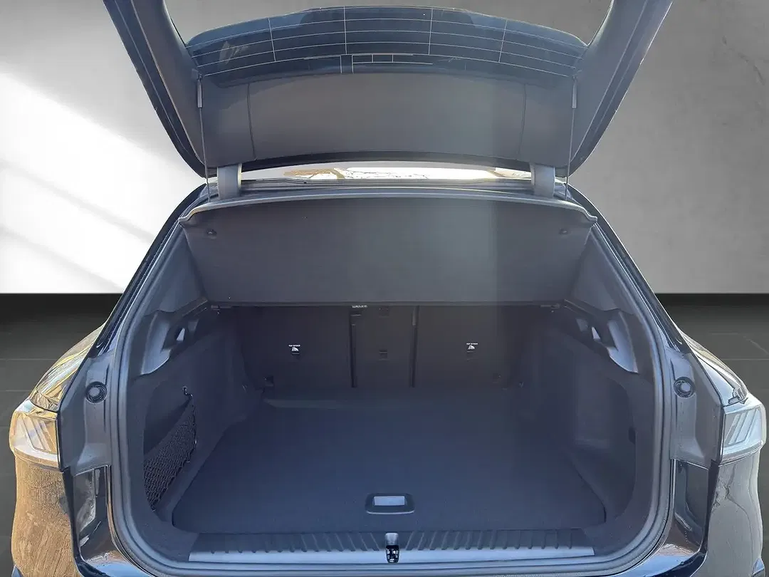 BMW iX3 - Thumbnail 11