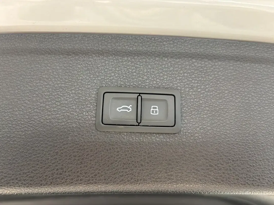 Audi SQ5 - Thumbnail 10